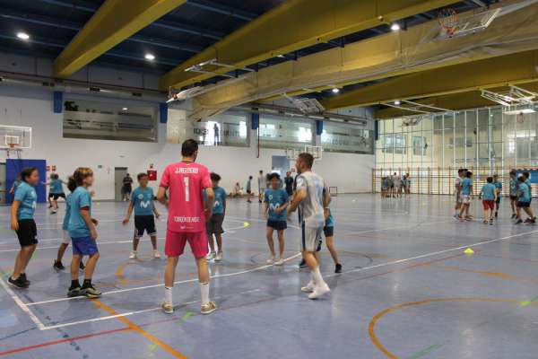 Gira Megacracks en Colegio Estudiantes
